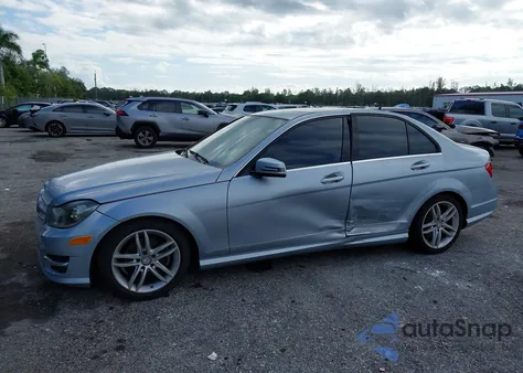 2013 Mercedes-Benz C 250 Sport from USA, damaged, VIN WDDGF4HB8DR245873